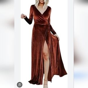 Chic Long Sleeve Velvet Dress in Rich Brown